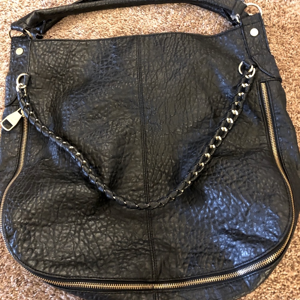 Steve Madden black oversized purse for fall!